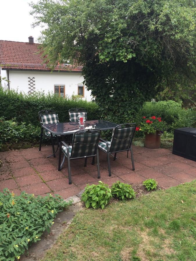 Ferienwohnung Im Gruenen Illschwang Eksteriør billede